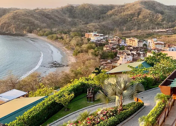 Plaza Mercado 20 At Catalinas Playa Danta
